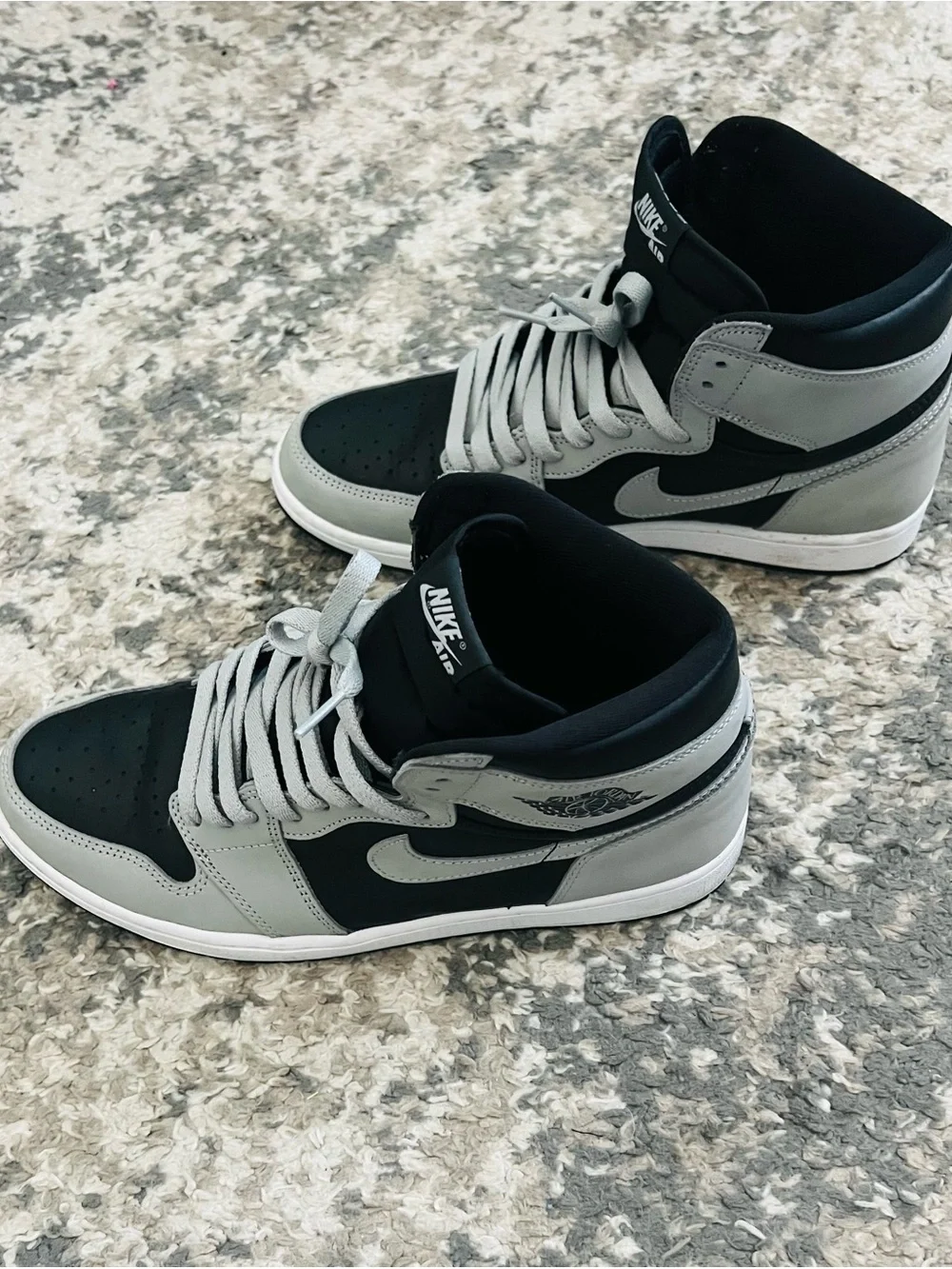 Jordan 1 Retro (Reverse Shadow)